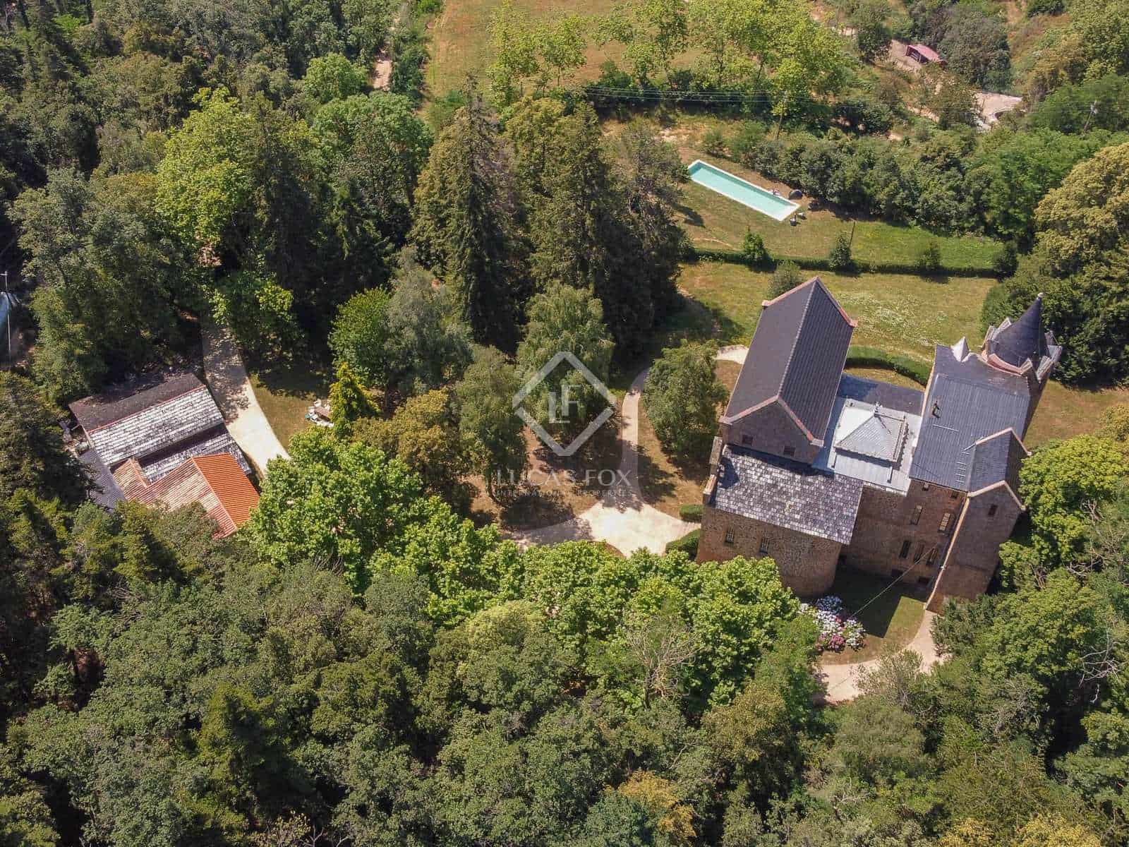 19 soveværelse Finca/Landehus til salg i Sant Hilari Sacalm med swimmingpool - € 3.490.000 (Ref: 8061940)
