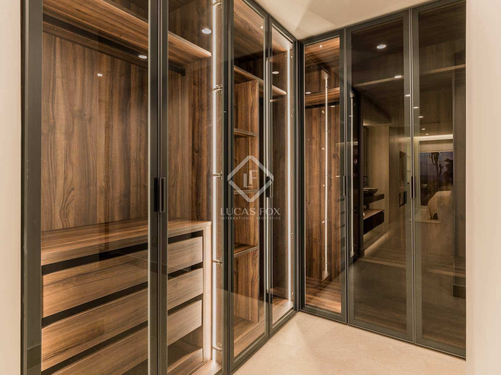 3 chambre Appartement à vendre à Estepona avec piscine garage - 1 765 000 € (Ref: 8064359)