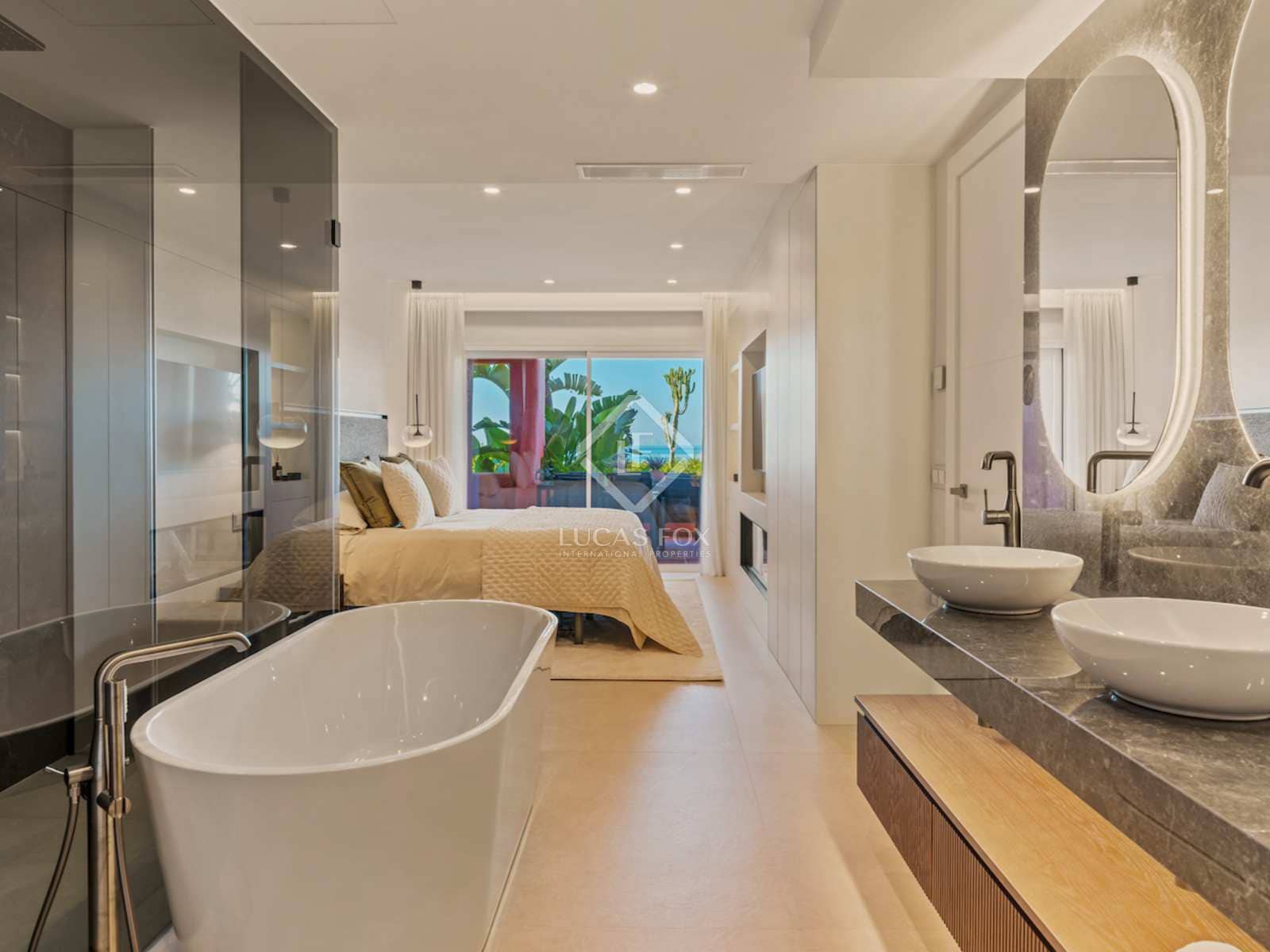 3 chambre Appartement à vendre à Estepona avec piscine garage - 1 765 000 € (Ref: 8064359)