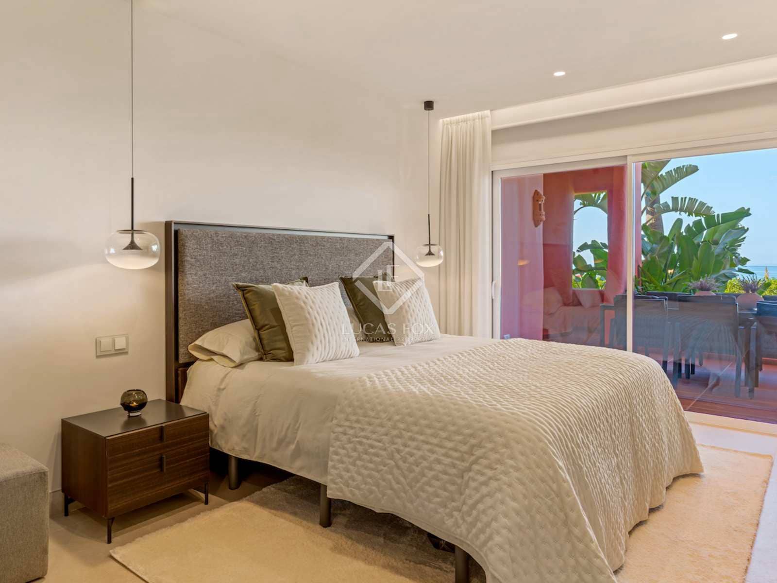 3 chambre Appartement à vendre à Estepona avec piscine garage - 1 765 000 € (Ref: 8064359)