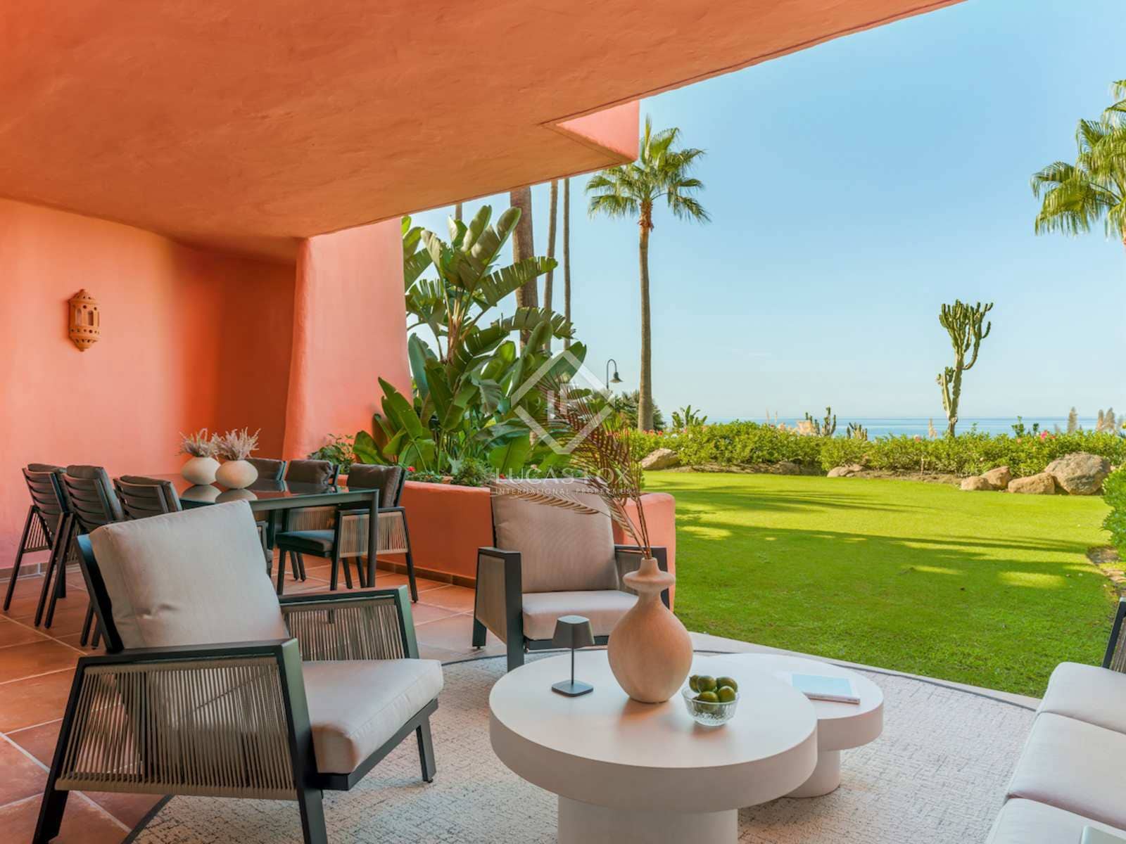 3 chambre Appartement à vendre à Estepona avec piscine garage - 1 765 000 € (Ref: 8064359)