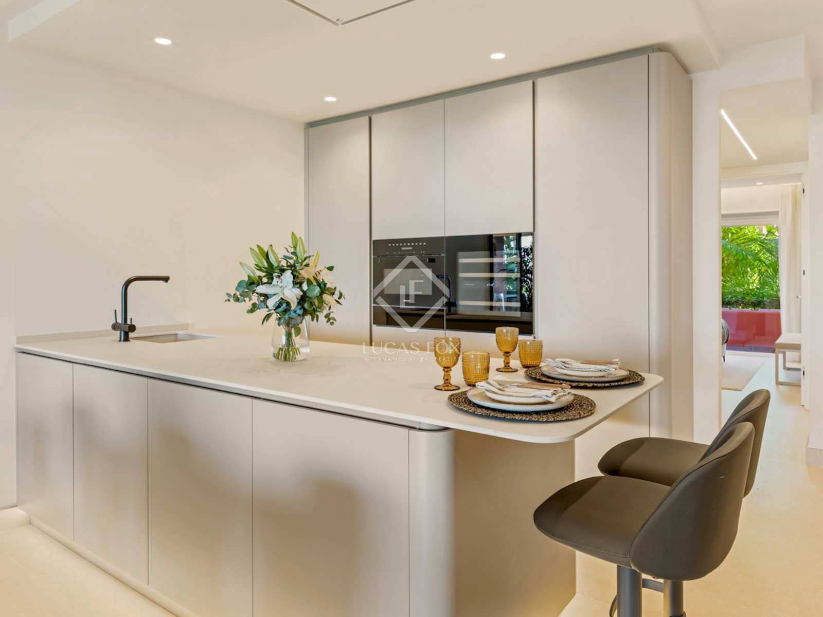 3 chambre Appartement à vendre à Estepona avec piscine garage - 1 765 000 € (Ref: 8064359)