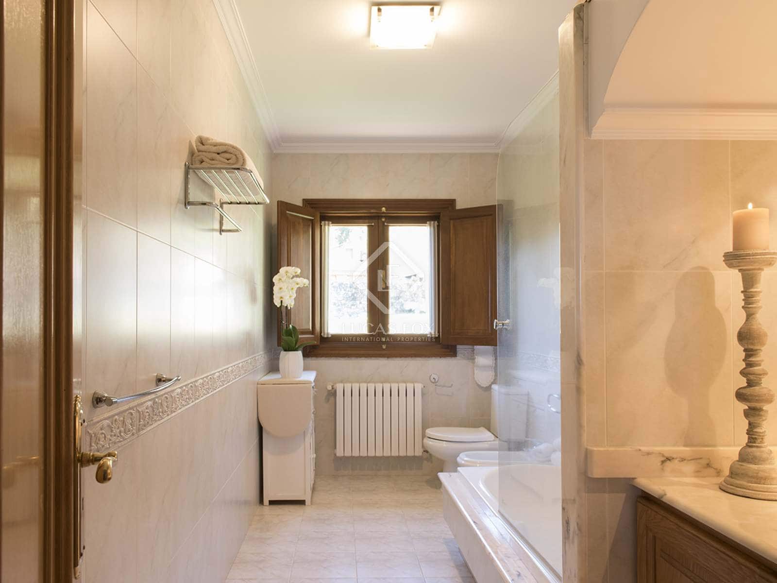 4 soveværelse Villa til salg i Meis med garage - € 675.000 (Ref: 8067012)