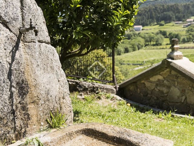 4 Zimmer Villa zu verkaufen in Meis mit Garage - 675.000 € (Ref: 8067012)