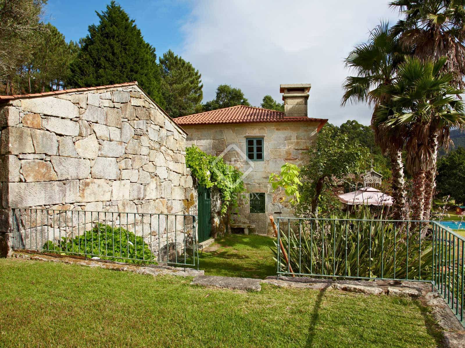 4 soveværelse Villa til salg i Gondomar med swimmingpool garage - € 1.245.000 (Ref: 8067015)