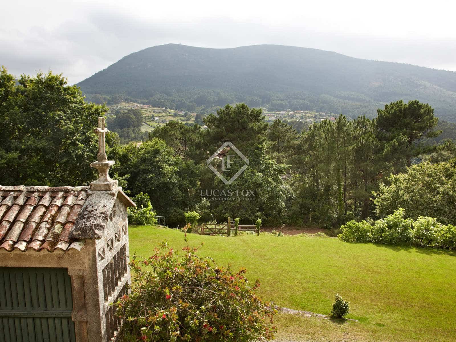 4 soveværelse Villa til salg i Gondomar med swimmingpool garage - € 1.245.000 (Ref: 8067015)