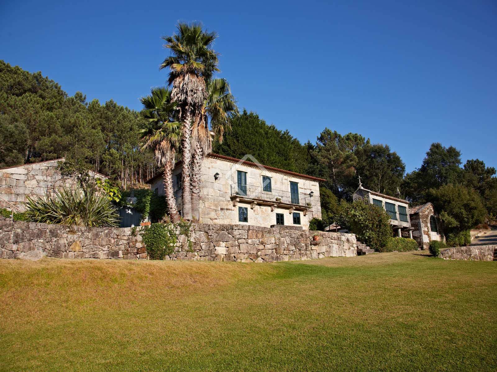 4 soveværelse Villa til salg i Gondomar med swimmingpool garage - € 1.245.000 (Ref: 8067015)