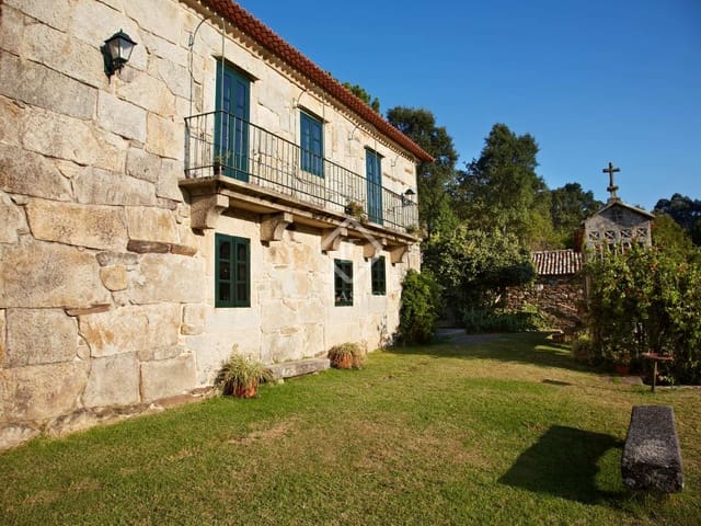 4 soveværelse Villa til salg i Gondomar med swimmingpool garage - € 1.245.000 (Ref: 8067015)