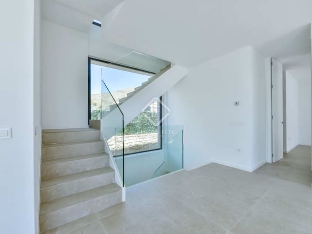 Chalet de 4 habitaciones en Finestrat en venta con piscina garaje - 1.350.000 € (Ref: 8071570)