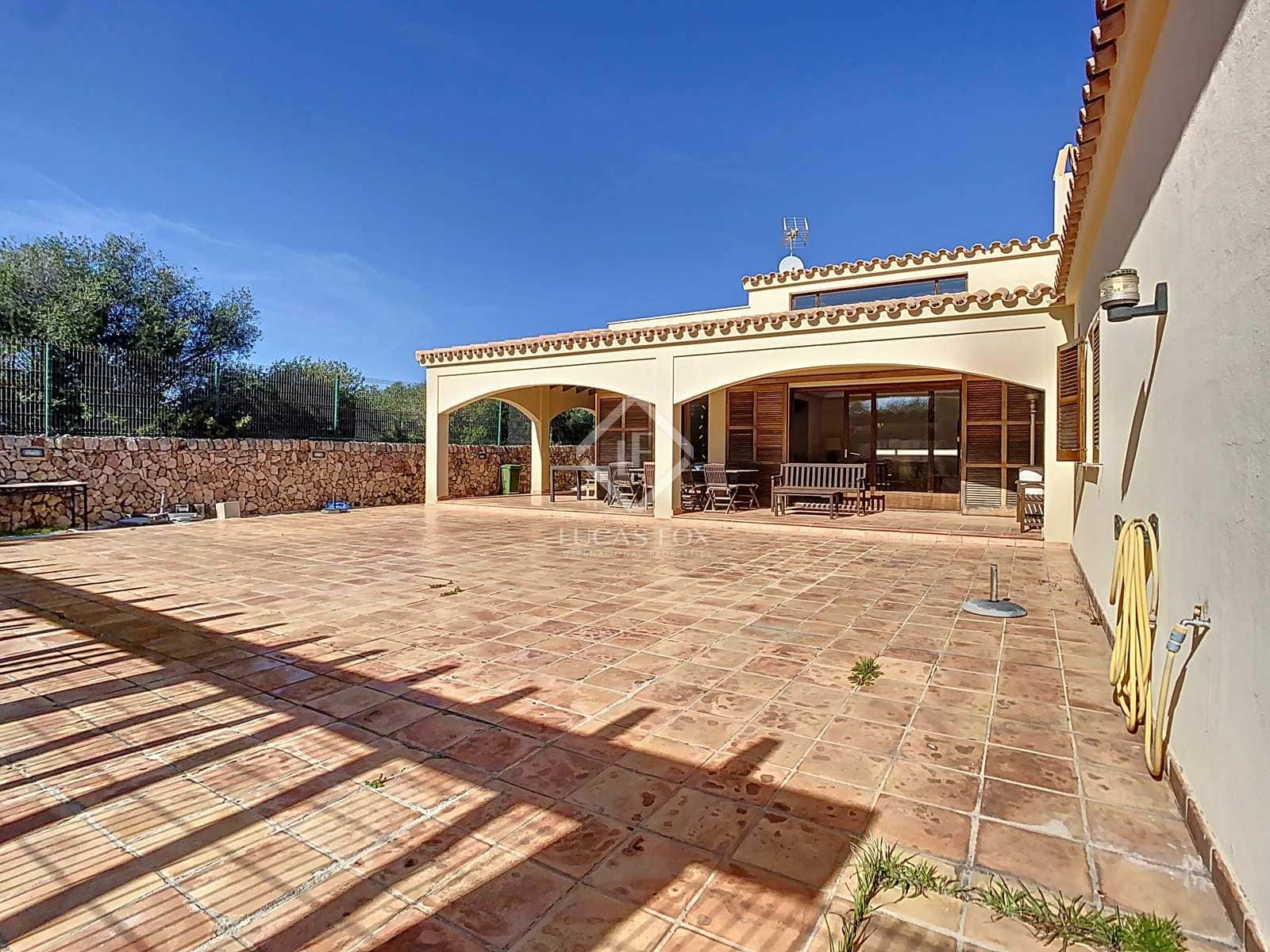 4 soveværelse Villa til salg i San Luis / Sant Lluis med swimmingpool garage - € 1.200.000 (Ref: 8074006)