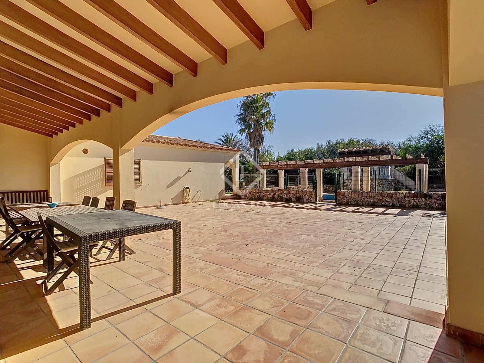 4 soveværelse Villa til salg i San Luis / Sant Lluis med swimmingpool garage - € 1.200.000 (Ref: 8074006)