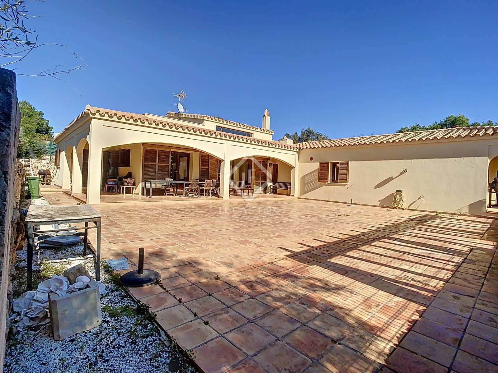 4 soveværelse Villa til salg i San Luis / Sant Lluis med swimmingpool garage - € 1.200.000 (Ref: 8074006)
