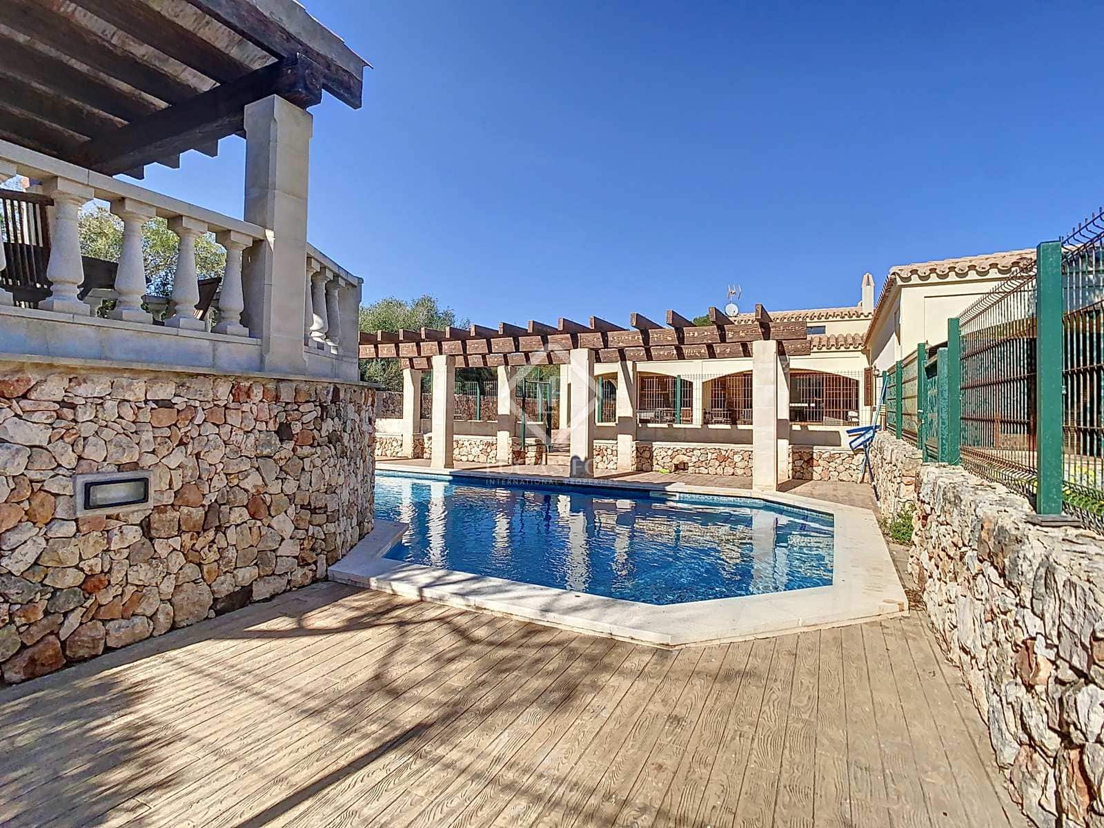 4 soveværelse Villa til salg i San Luis / Sant Lluis med swimmingpool garage - € 1.200.000 (Ref: 8074006)
