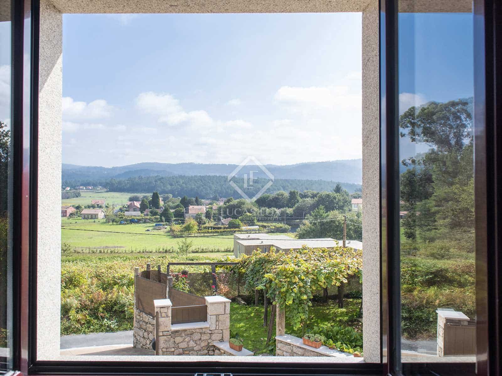 4 soveværelse Villa til salg i Brion med swimmingpool garage - € 375.000 (Ref: 8085485)