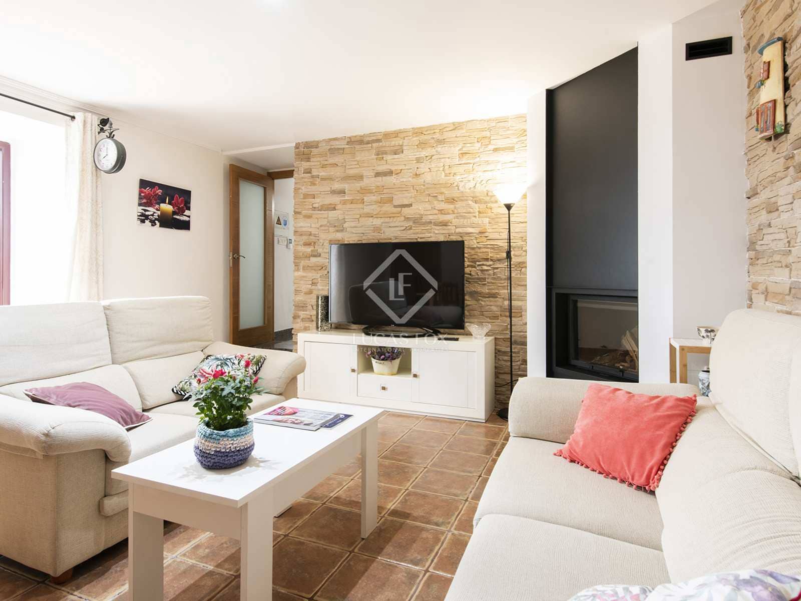 4 soveværelse Villa til salg i Brion med swimmingpool garage - € 375.000 (Ref: 8085485)