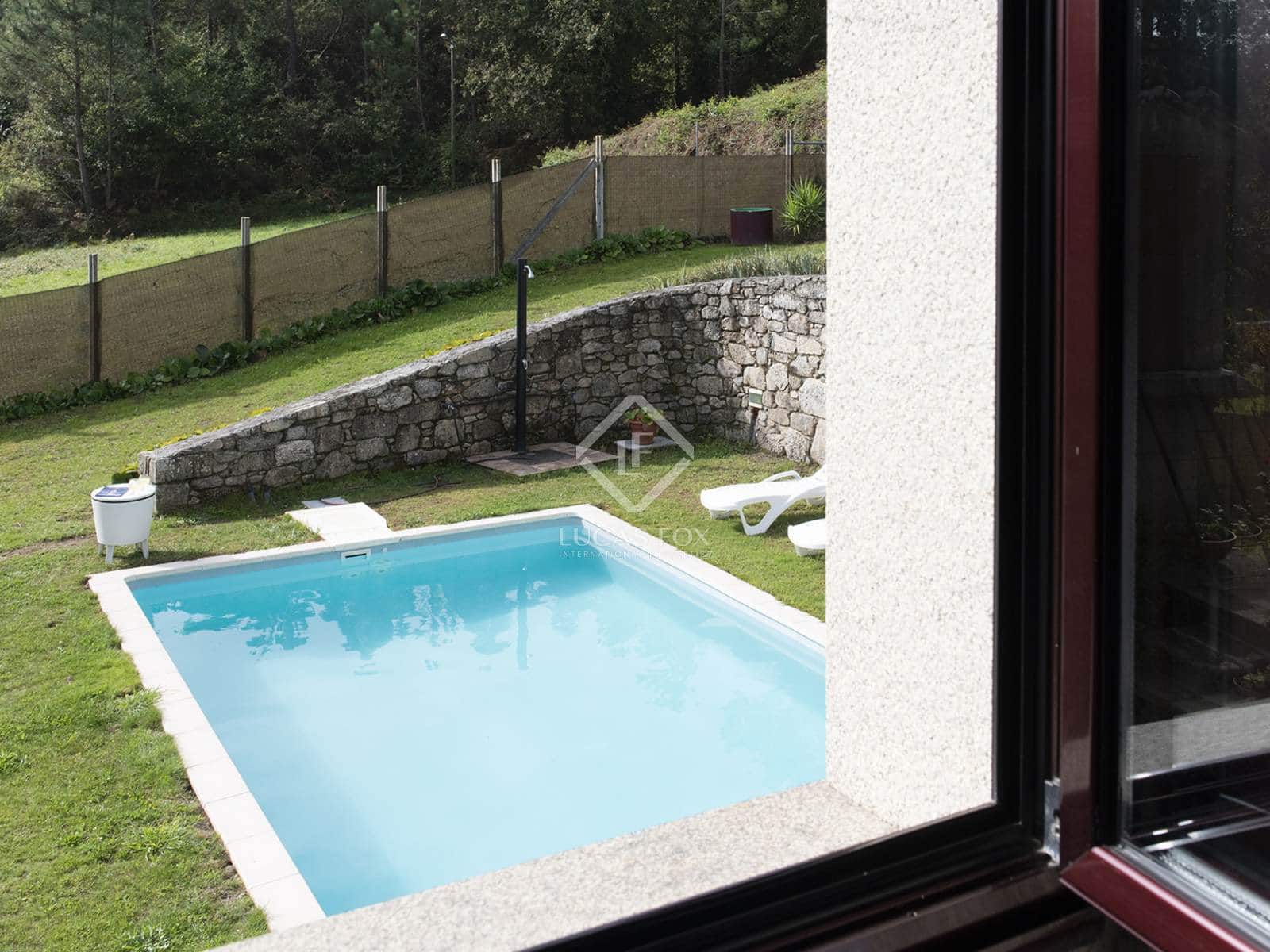 4 soveværelse Villa til salg i Brion med swimmingpool garage - € 375.000 (Ref: 8085485)