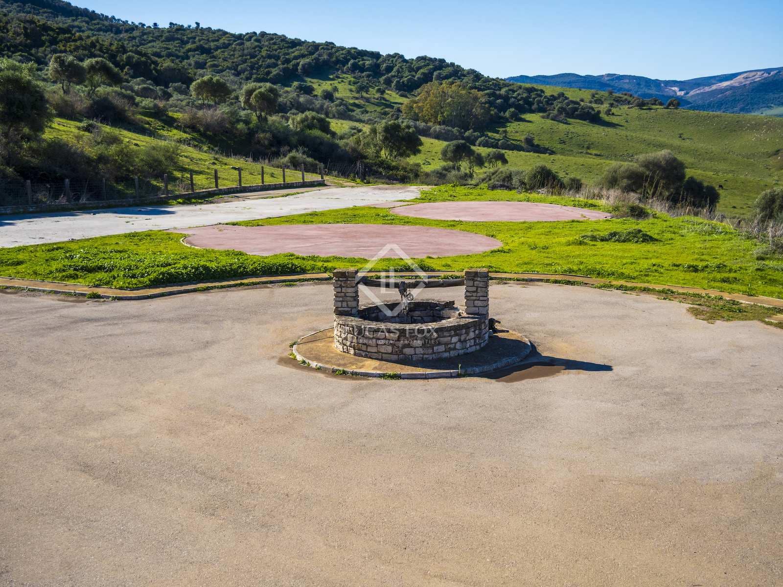 7 soveværelse Finca/Landehus til salg i Jimena de la Frontera med garage - € 5.500.000 (Ref: 8085493)