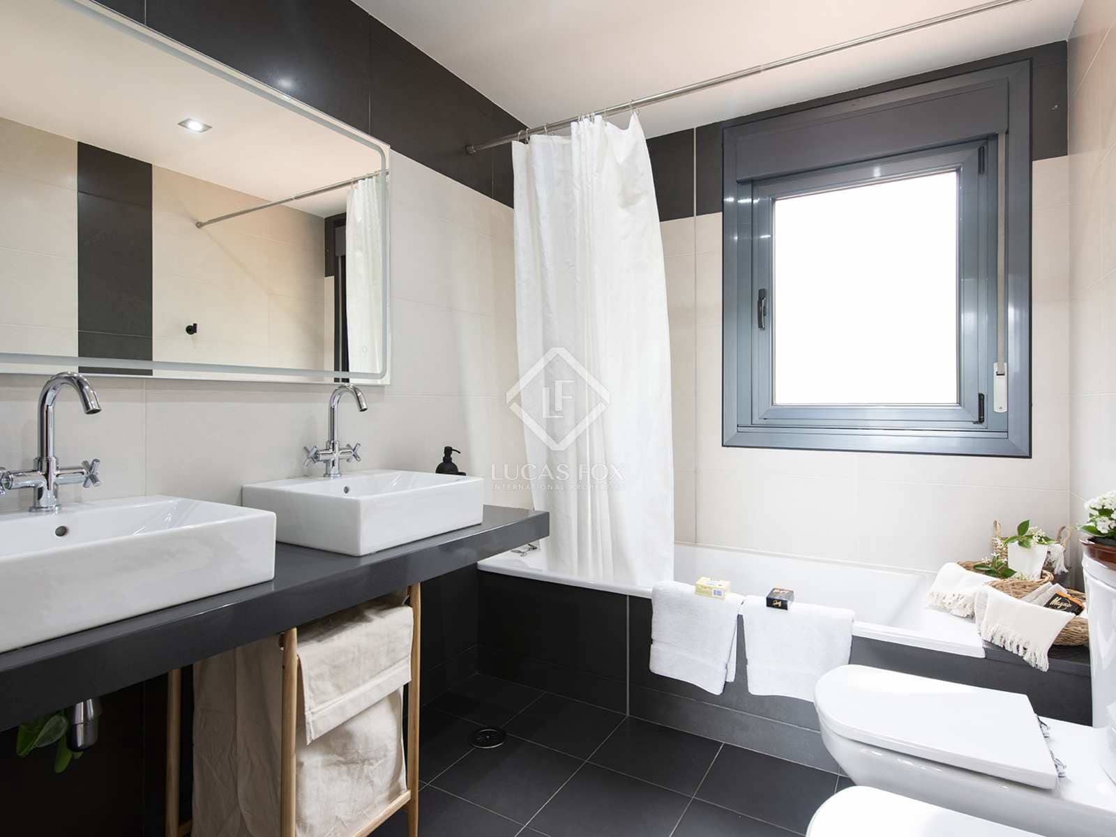 6 slaapkamer Villa te huur in Cangas met garage - € 4.000 (Ref: 8085502)