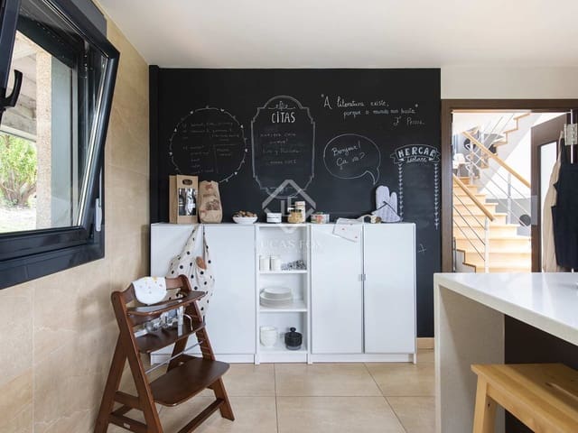 6 slaapkamer Villa te huur in Cangas met garage - € 4.000 (Ref: 8085502)