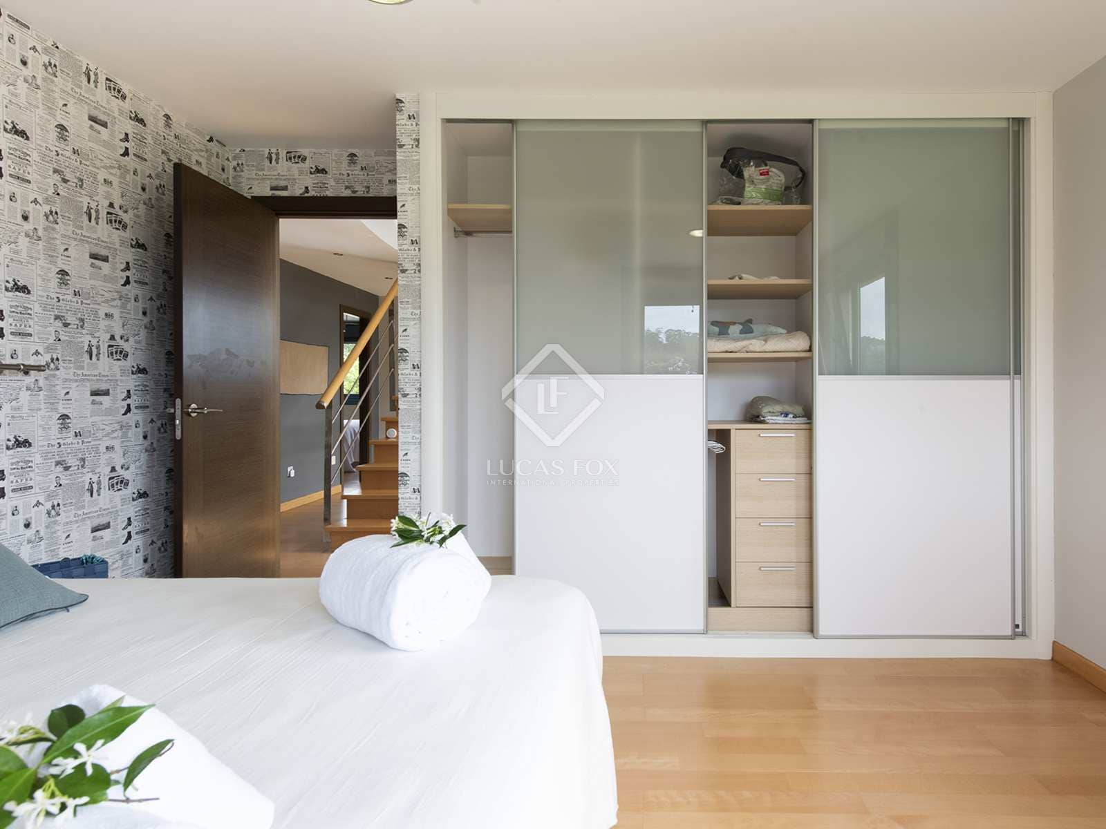 6 slaapkamer Villa te huur in Cangas met garage - € 4.000 (Ref: 8085502)