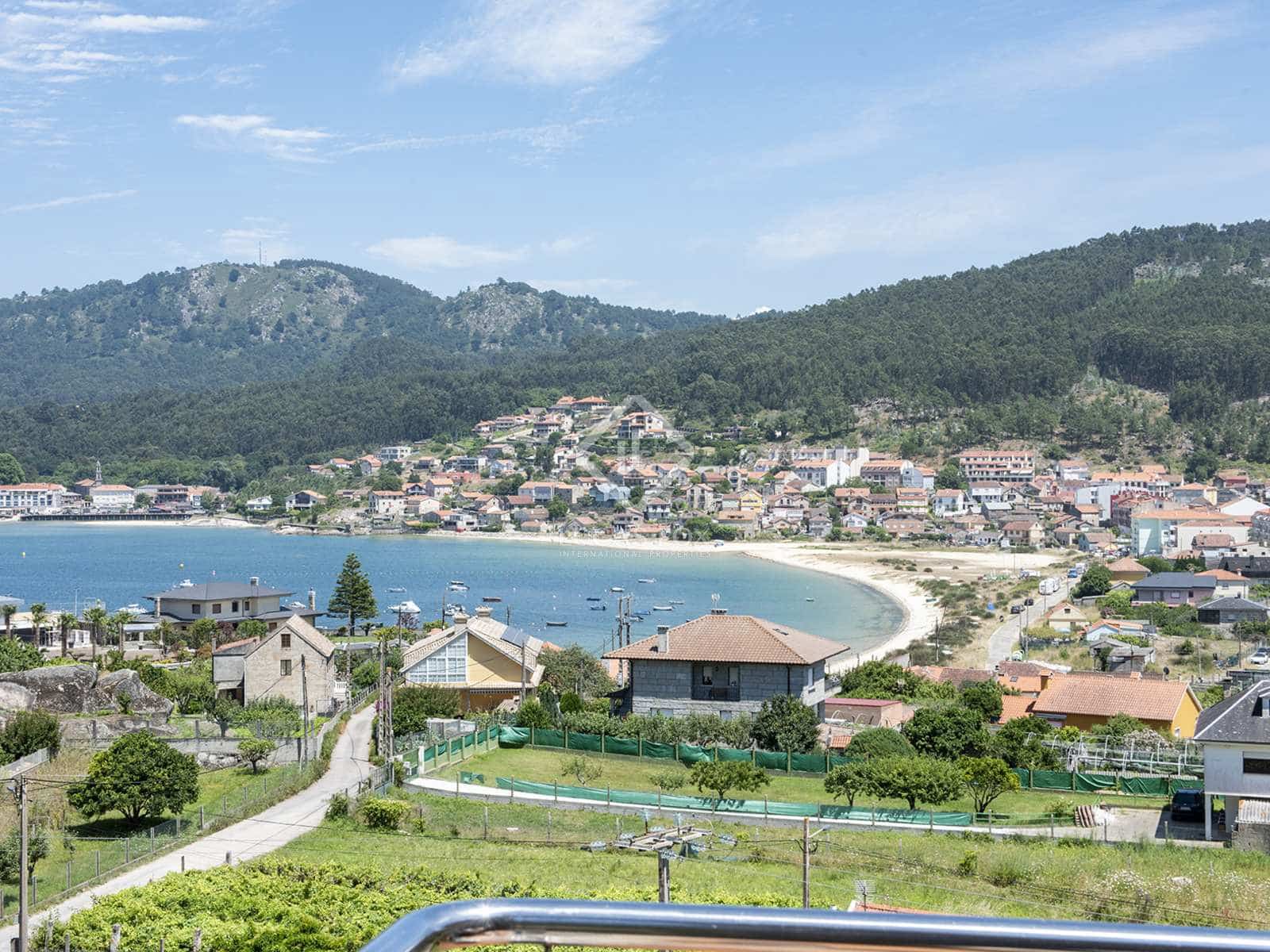 6 slaapkamer Villa te huur in Cangas met garage - € 4.000 (Ref: 8085502)