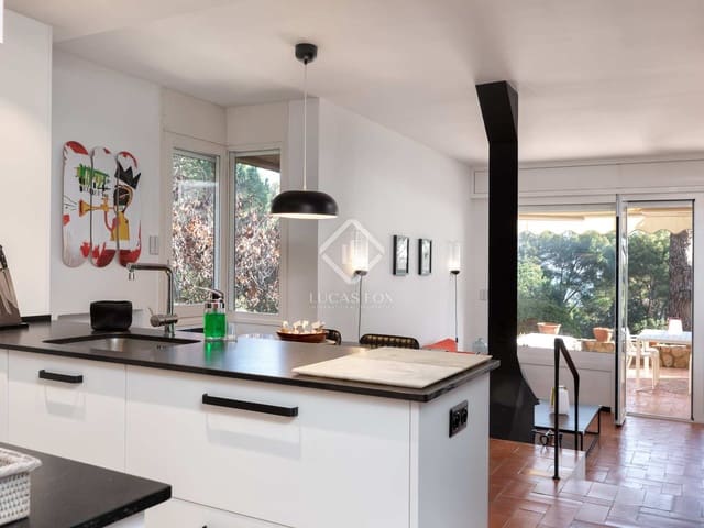 3 slaapkamer Villa te koop in Sant Feliu de Guíxols met zwembad garage - € 630.000 (Ref: 8086081)