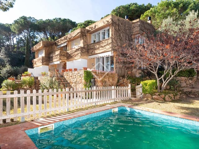 3 slaapkamer Villa te koop in Sant Feliu de Guíxols met zwembad garage - € 630.000 (Ref: 8086081)