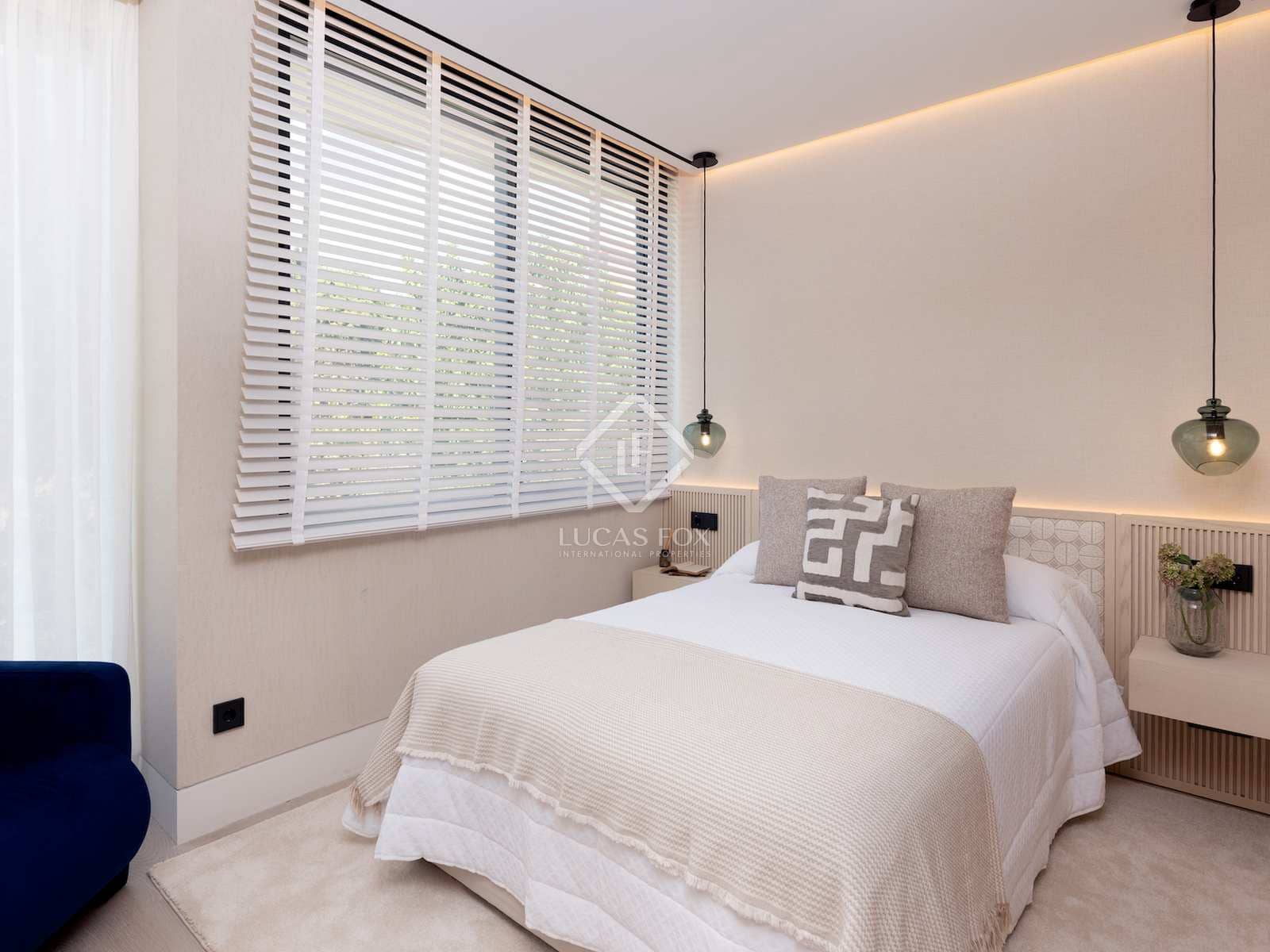 2 chambre Appartement à vendre à Estepona avec piscine garage - 2 490 000 € (Ref: 8086082)