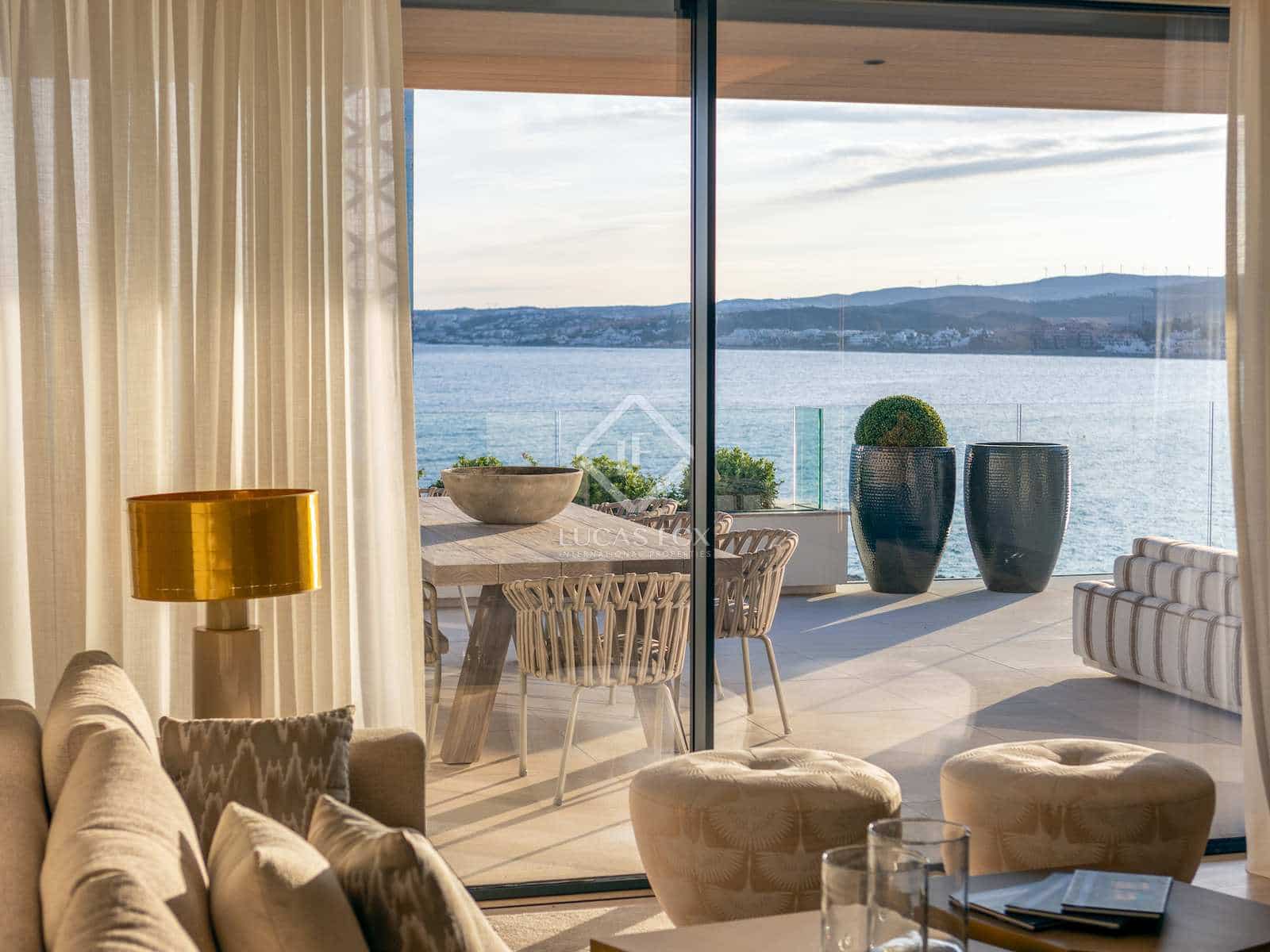 2 chambre Appartement à vendre à Estepona avec piscine garage - 2 490 000 € (Ref: 8086082)