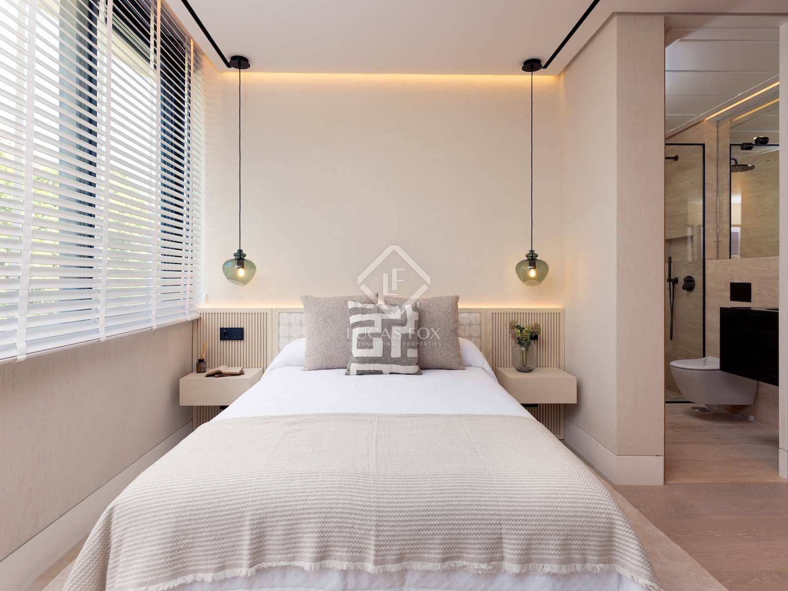 2 chambre Appartement à vendre à Estepona avec piscine garage - 2 490 000 € (Ref: 8086082)