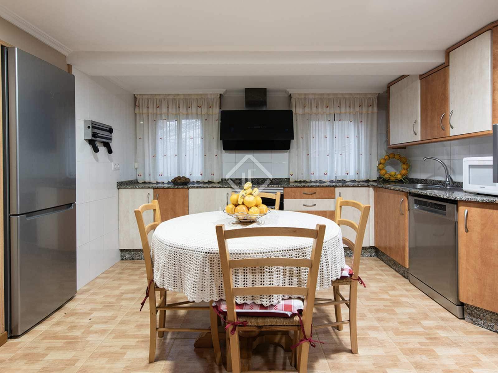 9 soveværelse Villa til salg i Marin med swimmingpool garage - € 775.000 (Ref: 8096919)