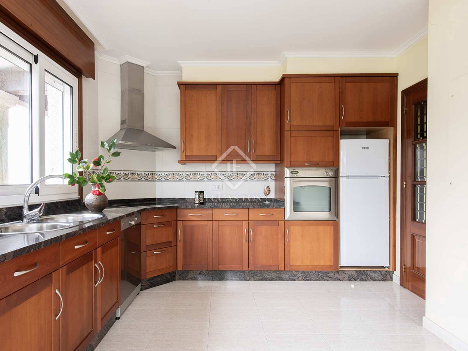 4 soveværelse Villa til salg i Tui med garage - € 415.000 (Ref: 8102075)