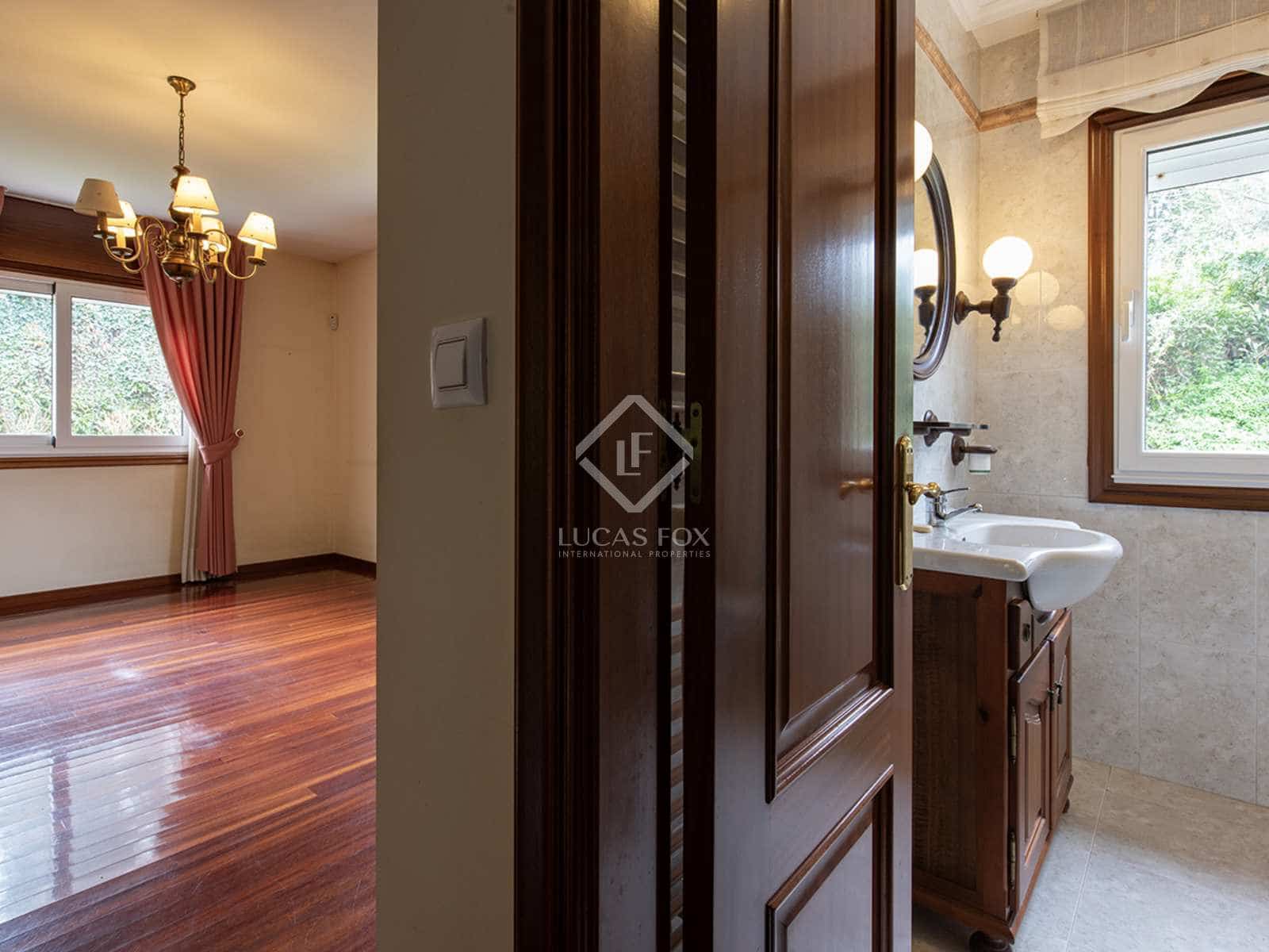 4 soveværelse Villa til salg i Tui med garage - € 415.000 (Ref: 8102075)