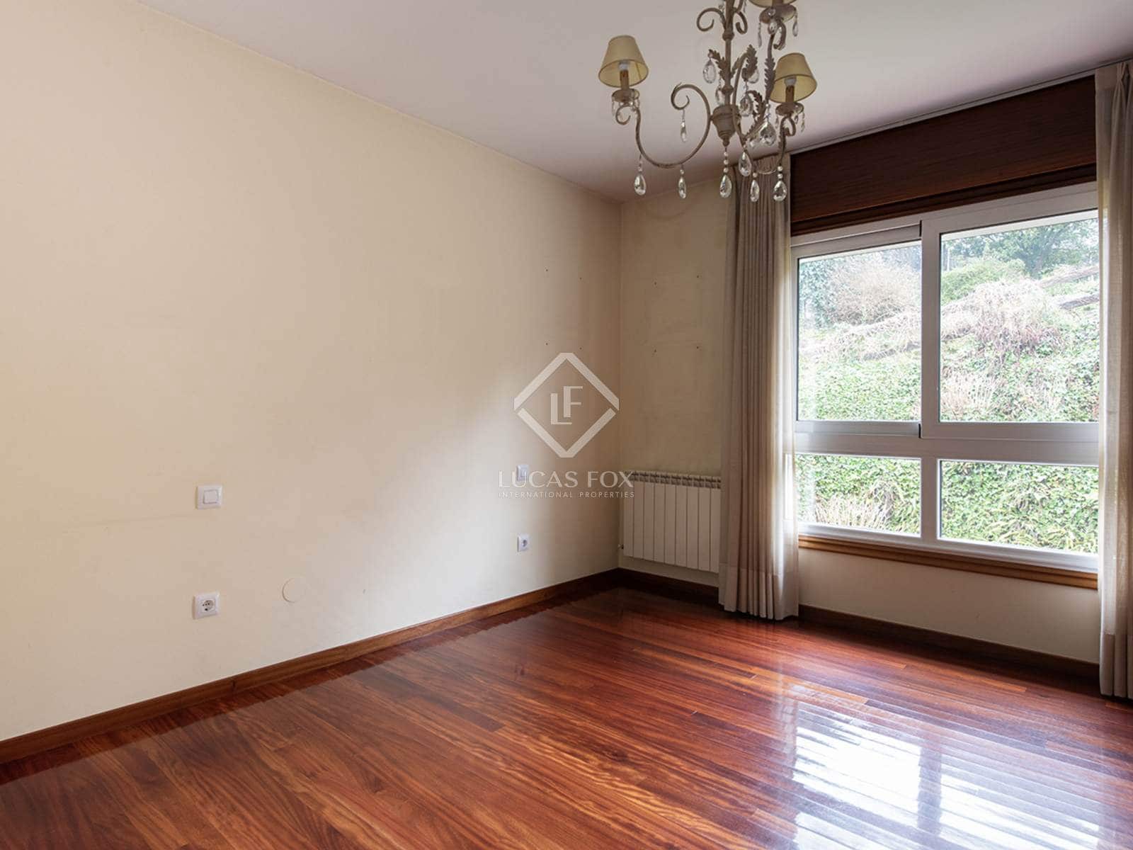 4 soveværelse Villa til salg i Tui med garage - € 415.000 (Ref: 8102075)