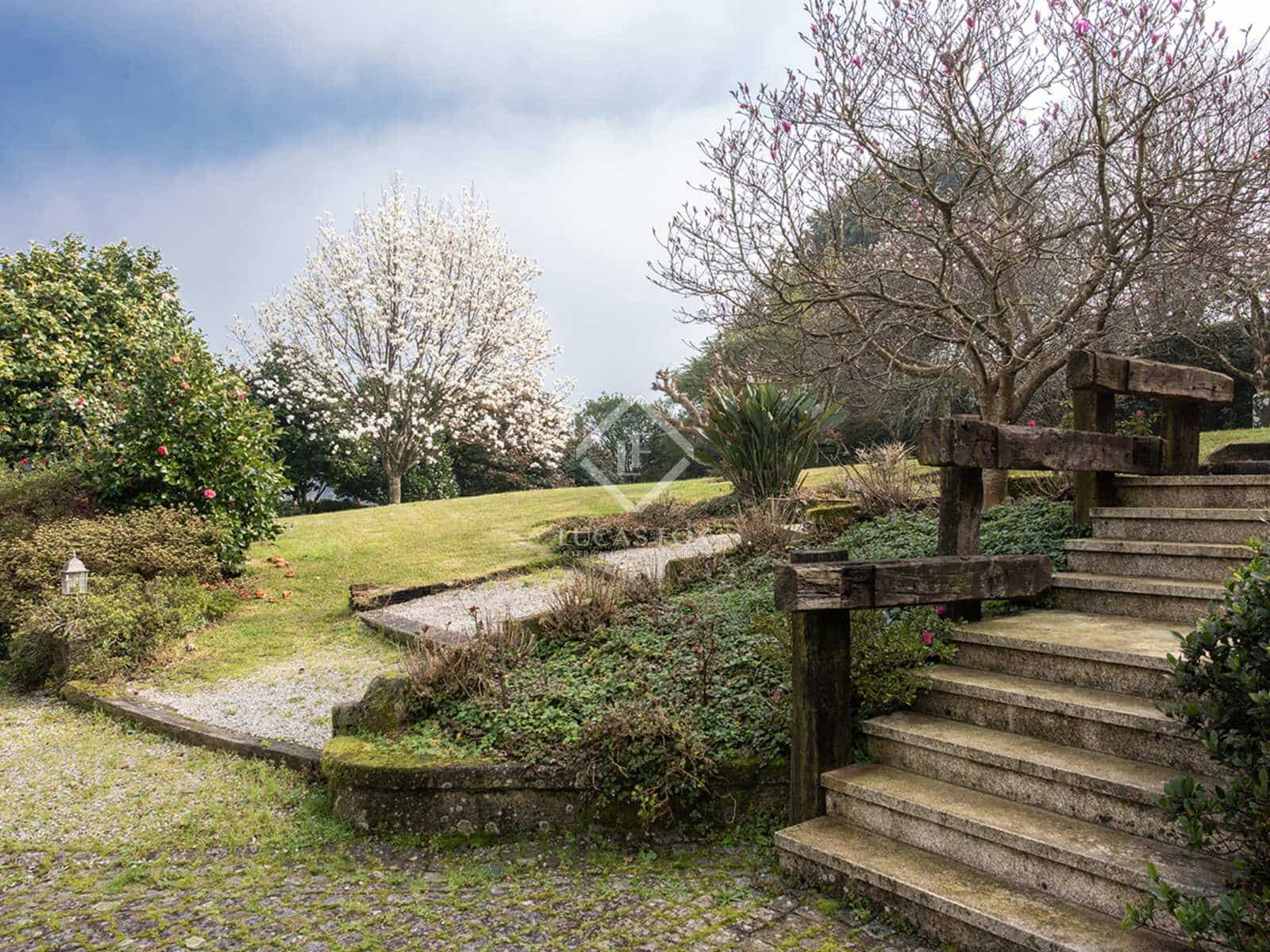 4 soveværelse Villa til salg i Tui med garage - € 415.000 (Ref: 8102075)