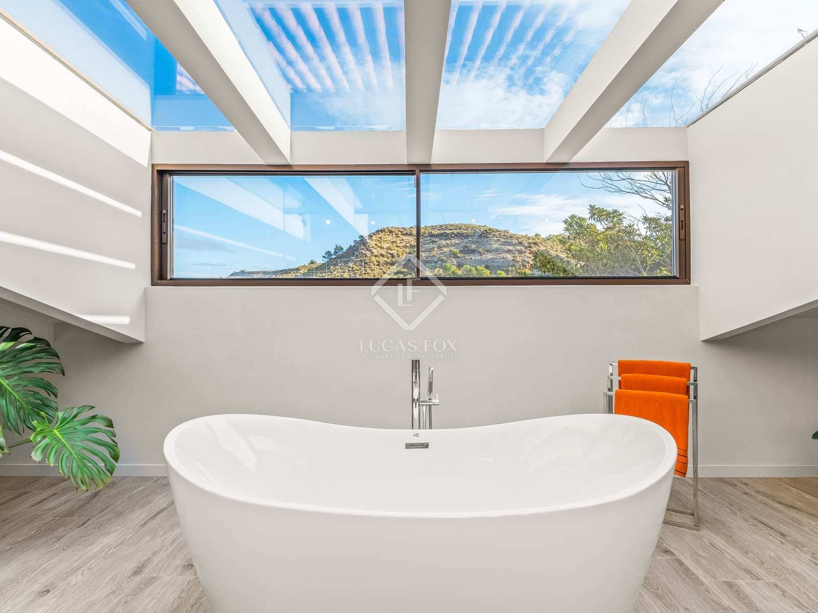 5 soveværelse Finca/Landehus til salg i Aspe med swimmingpool garage - € 1.500.000 (Ref: 8109551)