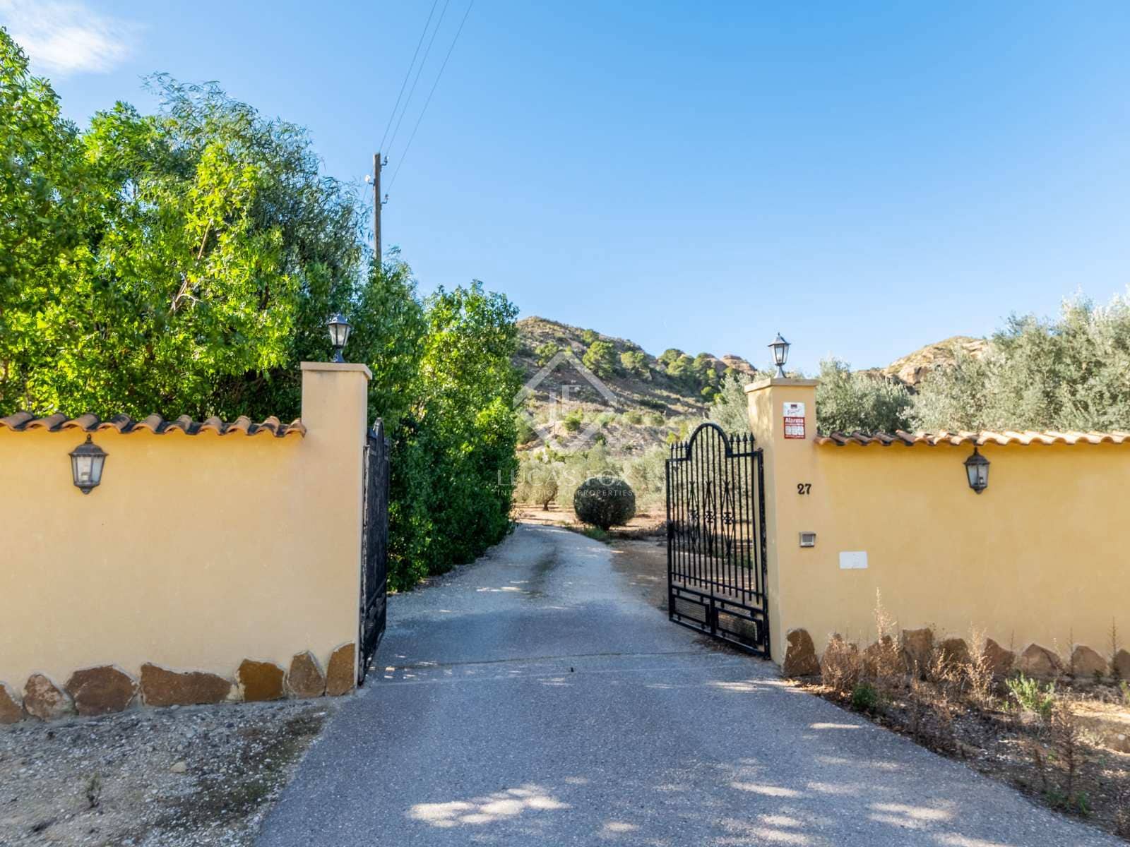 5 soveværelse Finca/Landehus til salg i Aspe med swimmingpool garage - € 1.500.000 (Ref: 8109551)