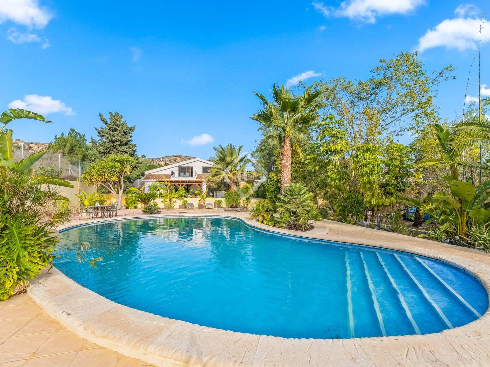 5 soveværelse Finca/Landehus til salg i Aspe med swimmingpool garage - € 1.500.000 (Ref: 8109551)