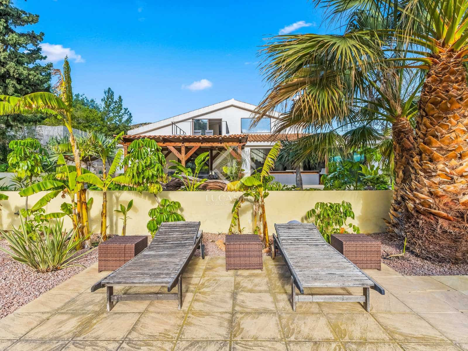 5 soveværelse Finca/Landehus til salg i Aspe med swimmingpool garage - € 1.500.000 (Ref: 8109551)