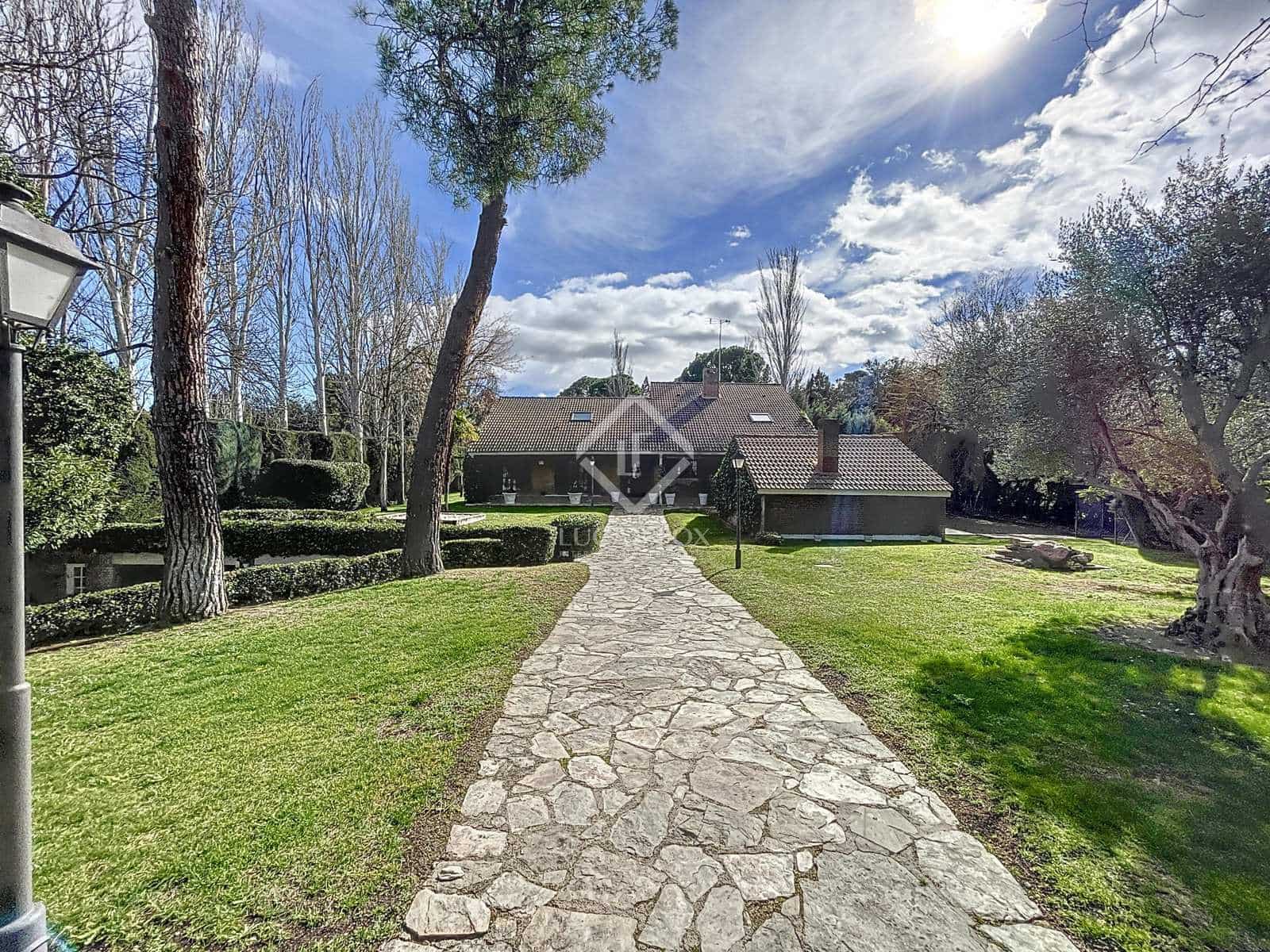 5 soverom Villa til salgs i Madrid by med svømmebasseng - € 1 545 000 (Ref: 8109561)