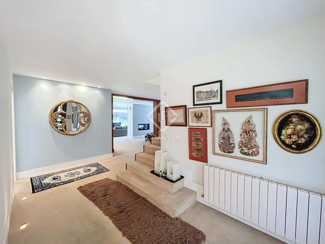 5 slaapkamer Villa te koop in Madrid stad met zwembad - € 1.545.000 (Ref: 8109561)