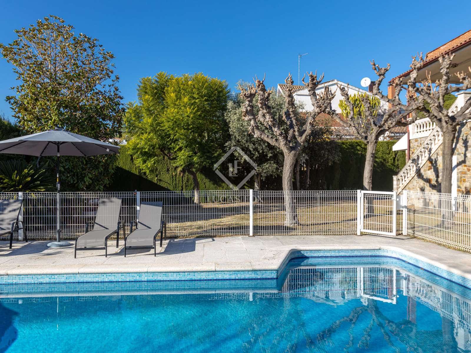 7 soveværelse Villa til salg i Vilassar de Dalt med swimmingpool garage - € 1.000.000 (Ref: 8109562)