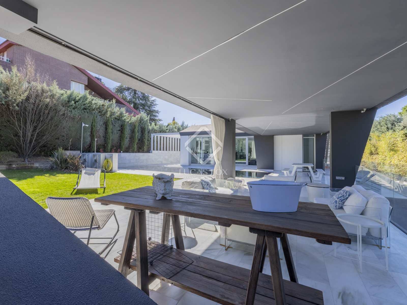 6 soveværelse Villa til salg i Boadilla del Monte med swimmingpool garage - € 1.730.000 (Ref: 8116011)