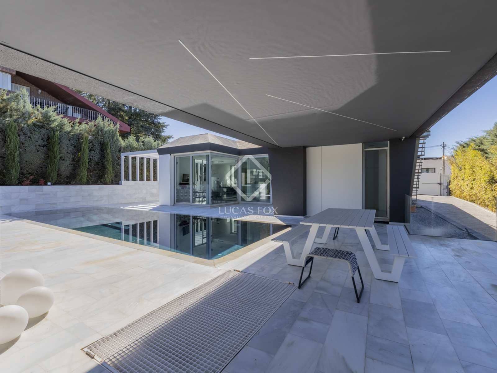 6 soveværelse Villa til salg i Boadilla del Monte med swimmingpool garage - € 1.730.000 (Ref: 8116011)