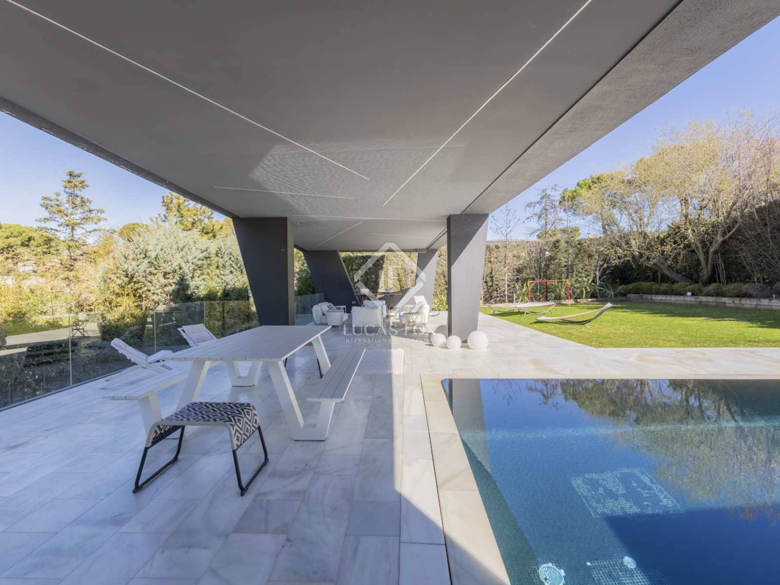 6 soveværelse Villa til salg i Boadilla del Monte med swimmingpool garage - € 1.730.000 (Ref: 8116011)