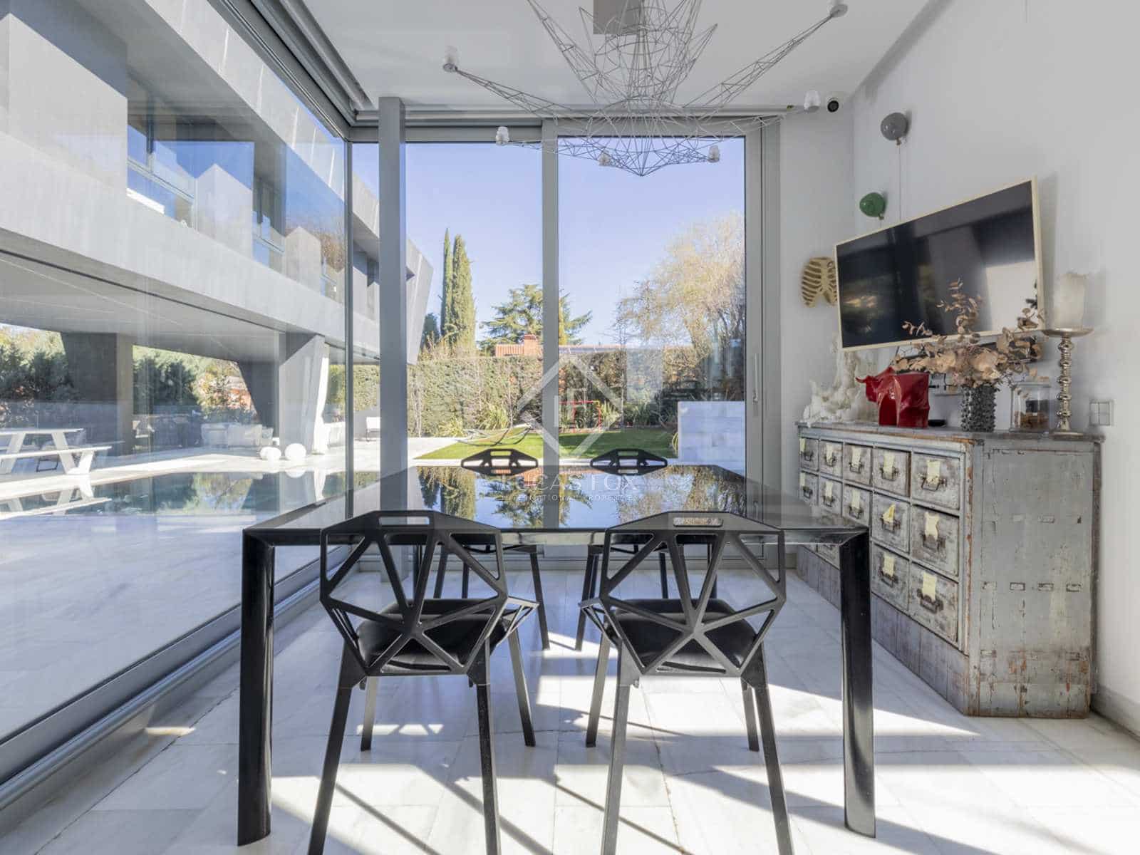 6 soveværelse Villa til salg i Boadilla del Monte med swimmingpool garage - € 1.730.000 (Ref: 8116011)