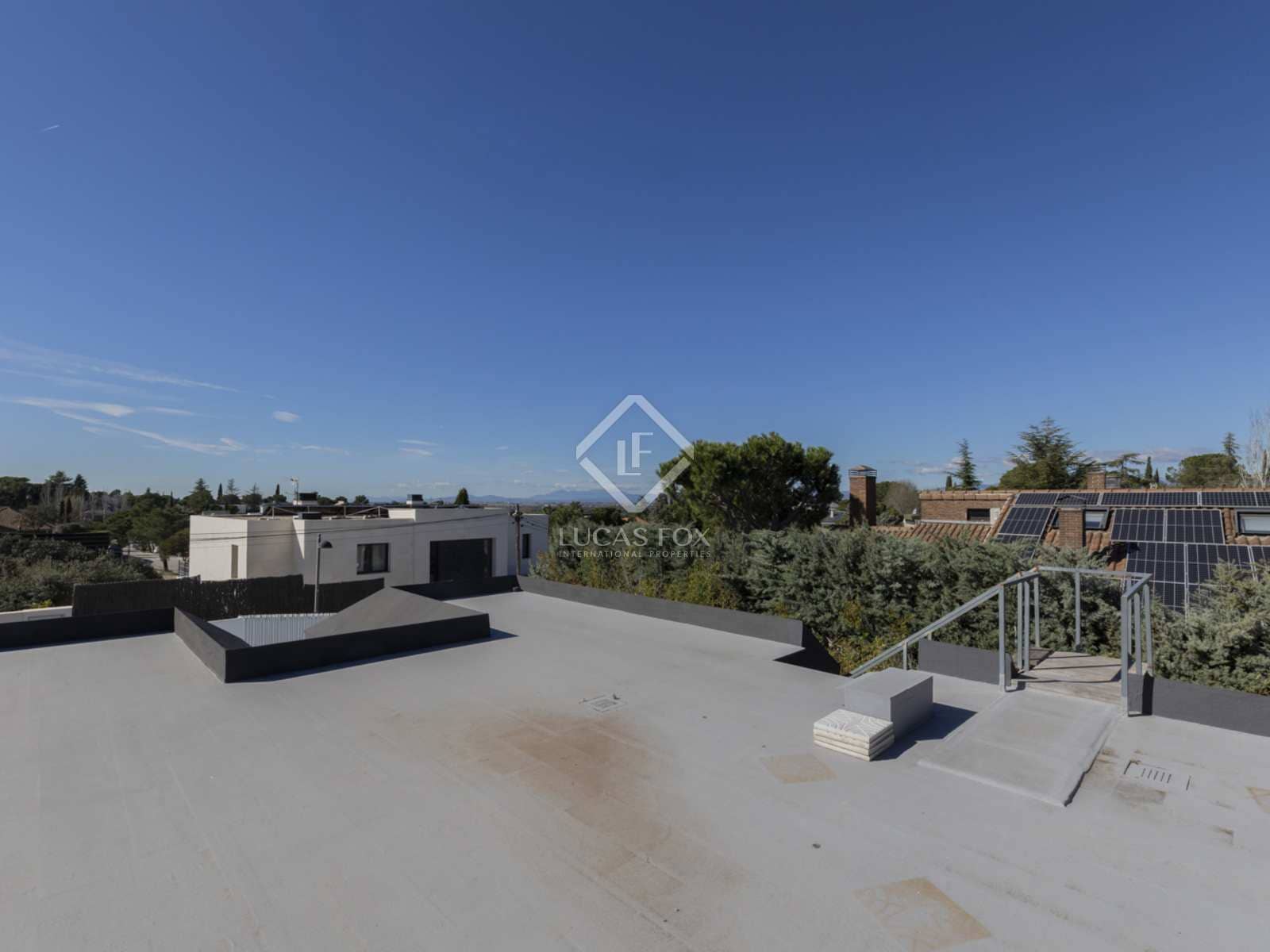 6 soveværelse Villa til salg i Boadilla del Monte med swimmingpool garage - € 1.730.000 (Ref: 8116011)