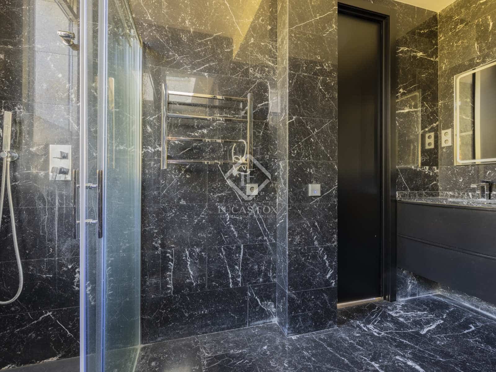 6 soveværelse Villa til salg i Boadilla del Monte med swimmingpool garage - € 1.730.000 (Ref: 8116011)