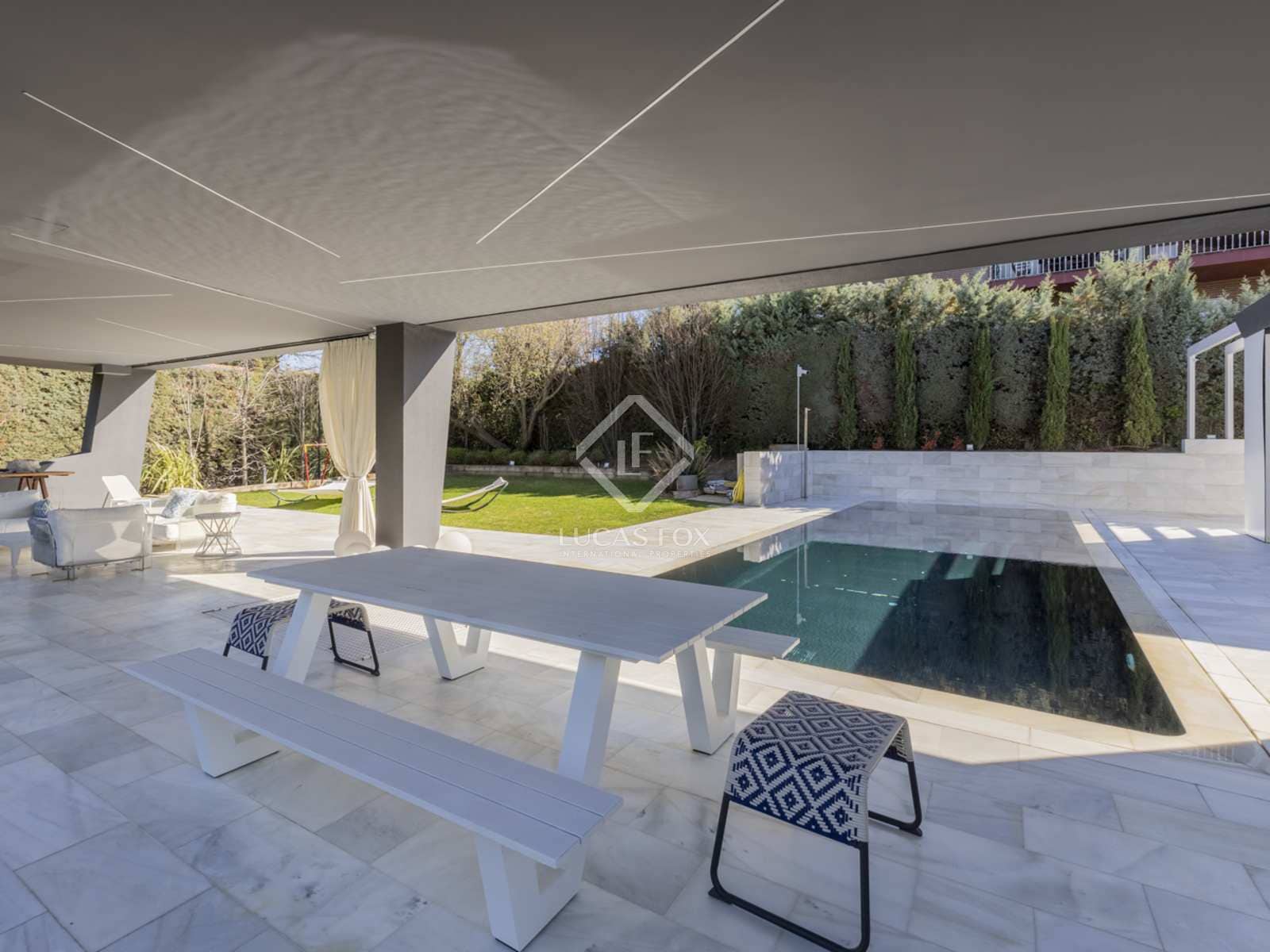 6 soveværelse Villa til salg i Boadilla del Monte med swimmingpool garage - € 1.730.000 (Ref: 8116011)