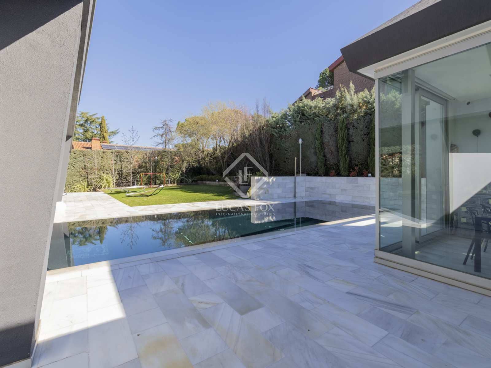 6 soveværelse Villa til salg i Boadilla del Monte med swimmingpool garage - € 1.730.000 (Ref: 8116011)